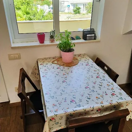 Luka Apartment *